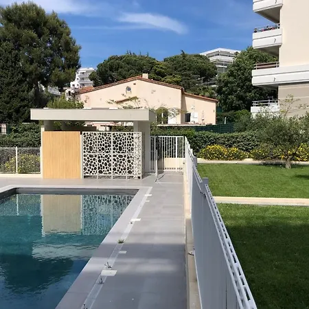Apartament Danae *
