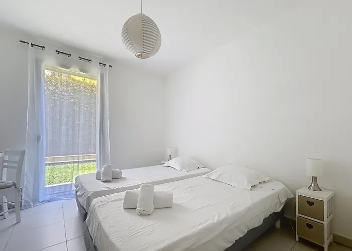 Danae Apartament *